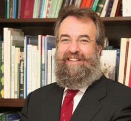 Javier Touron Javier Tourón: «Estamos preparando a los alumnos para puestos de trabajo que todavía no existen»